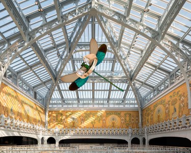 DFLY SETTLES IN LA SAMARITAINE