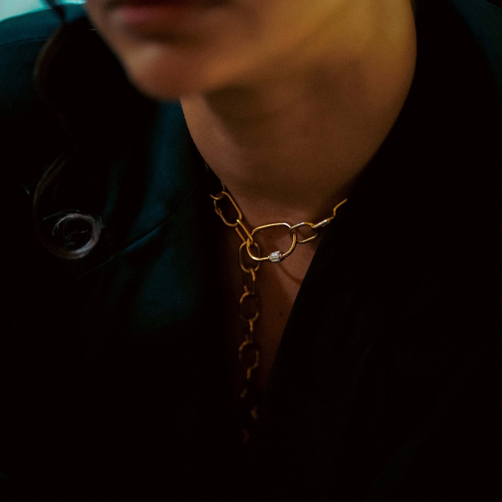 CARABINER 18k (750/1000) Yellow Gold. - DFLY Paris